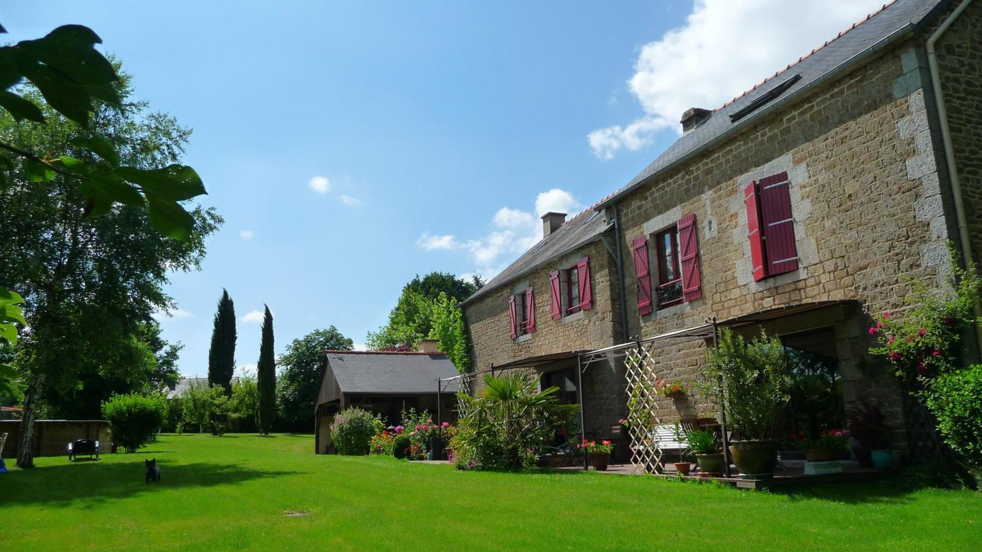 Chambres D'Hotes Le Bas Rassinoux Saint-Ouen-des-Alleux Luaran gambar